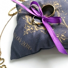 Poduszeczka na obrączki "Złotem zdobiona"