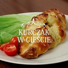 Kurczak w cieście francuskim, nadziewany farszem ze szpinaku i sera fety. Pycha!