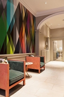 Dekoracje ścienne: Jak ozdobić ściany w salonie?