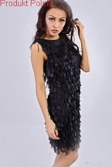 Skromna i elegancka sukienka.
Dobrze podkreśla figurę.
Zapinana z tyłu na zamek. Sukienka posiada podszewkę.