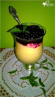 Lekki owocowo-kokosowy deser sernikowy