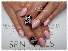 Ręcznie malowana myszka

Nails by Olga, Studio Magnetic Nails Monika Sokołowska Kielce