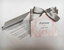 ornament i pudrowy róż jako elementy przewodnie ślubu i wesela 