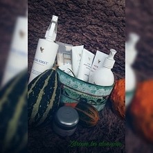 Kochani miłośnicy aloesu... :) <3
Mamy dla Was MEGA niespodziankę !!!
Postanowiłyśmy nieco umilić Wam długie, jesienne wieczory i dopieścić Was aloesem i produktami Forever.
...