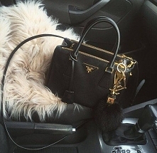 Czarna torebka - Kliknij w ...