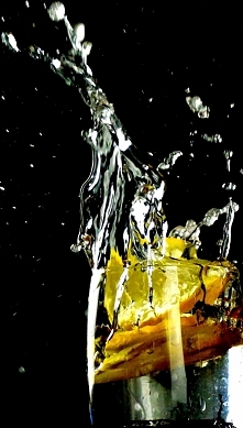 Woda i owoc lub warzywo moż...