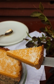 Wegańska tarta dyniowa. Zapraszam na mojapasjazycie.pl