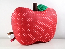 Jabłuszko uszyte z bawełny, wypełnienie antyalergiczne.
Super na prezent ! ;)