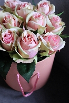 pudełka z kwiatami od tendom.pl