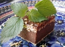 Składniki:
Herbatniki - pół kg
Mleko zwykłe - 5 szklanek po 250 ml
Cukier - 1 szklanka
Kakao gorzkie - 3 łyżki stołowe z czubkiem
Kasza manna - 1,5 szklanki
Masło - 1 kostka
Zap...