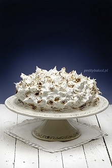 płonący tort chałwowy