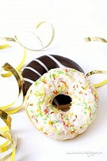 Niedawno moja koleżanka mi przywiozła donaty. Są świetne jesili oddawna masz ochotę na coś słodkiego.