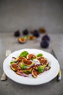 FIGI Z GORGONZOLĄ NA BOCZKU