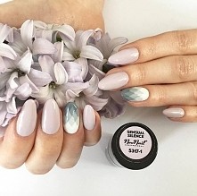 Delikatna hybryda z kolekcji warming memories. Podoba się Wam w połączeniu z geometrycznym ombre?