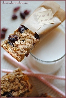 Domowe batoniki owsiane z s...