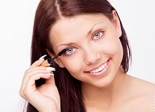 Wizażystka radzi: Piękne spojrzenie wraz z długimi i gęstymi rzęsami