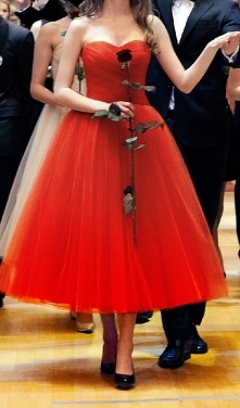 Sprzedam sukienkę tiulową s...