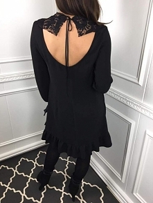 Kobieca sukienka z koronką
Link po kliknięciu w zdjęcie