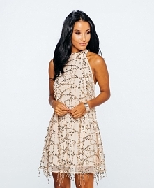 Sukienka Frizz
Roszkloszowana w kolorze Nude
www sibysi pl