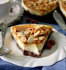 Sernik z polewą kajmakową i...