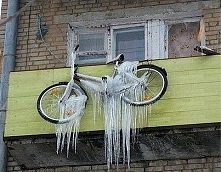 Dylemat: spod bloku ukradną, na balkonie zardzewieją...