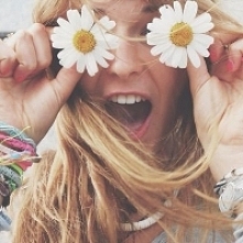 ''Żaden dzień się nie powtórzy, nie ma dwóch podobnych nocy, nie ma dwóch tych samych pocałunków, nie ma dwóch jednakich spojrzeń w oczy.''