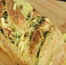 domowy chleb czosnkowy