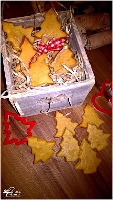 Świąteczne kruche ciasteczka z cynamonową nutą