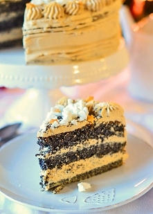 Tort makowy z kremem kawowy...