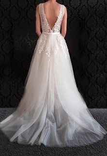 Piękna suknia ślubna, na sprzedaż