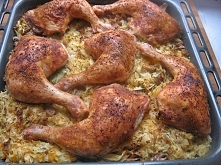 Kurczak na kapuście kiszone...