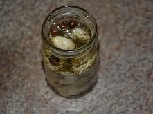 Marynowany czosnek z ziołami :)