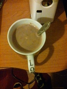 Hej wlasnie znowu wracam do picia drozdzy,ale przygotowuje je inaczej.
Kawalek drozdzy rozgniatam w kubku dodaje duzo kakao i zalewam goracym mlekiem i czekam az wystygnie.
Jesl...