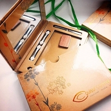 Piękna magnetyczna paletka na cienie, pudry i róże Couleur Caramel się poleca 