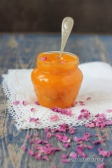 Dżem morelowy z różą