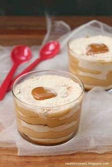 Deser z bezów, masy kajmakowej i sera philadelphia