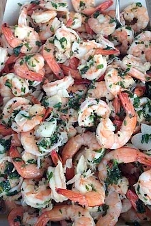 Krewetki w białym winie – dużo