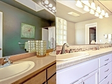 Metamorfoza – ciemna łazienka zamienia się w jasną łazienkę