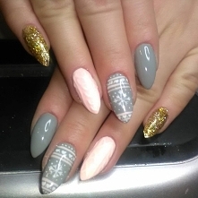 paznokcie ubrane na zimmę