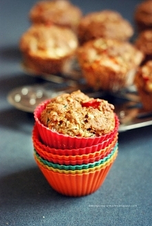 Dietetyczne muffiny z warzywami i czosnkiem