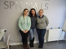 Sybilla i Wiola od dziś są już dyplomowanymi Stylistkami Paznokci.
Dziewczyny na tym szkoleniu pierwszy raz miały do czynienia z żelem i poradziły sobie świetnie :) Stylizacja p...