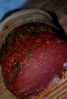 Schab suszony czerwono-zielony