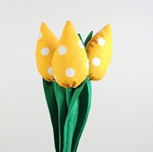 Tulipanki uszyte z bawełny.
...nigdy nie zwiędną ;)