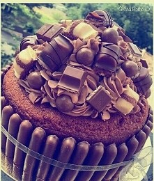 mnnnniamm. a tyłek coraz większy hihih