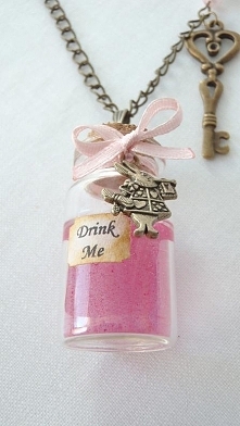 naszyjnik Alicja w Krainie Czarów