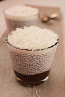 Kokosowy pudding chia z cze...