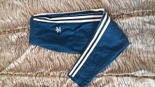 Witam. Sprzedam raz używane legginsy marki Adidas, rozmiar S. Kupiłam je za 150zł, sprzedam za 50. Okazały się dla mnie po prostu za duże. Kupowane w oryginalnym sklepie.