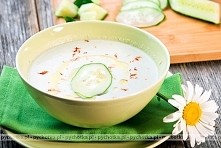 Chłodnik z ogórków z orzechami