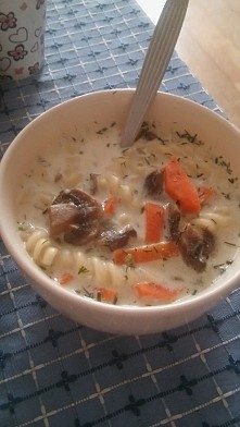 Zupka pieczarkowa. :) Kocham mniaam <33