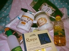 No to zapuszczam włosy :D oby do lata były do pasa *.* też macie takie kolekcje? bo ja to chyba mam na tym punkcie bzika, jak wpadne do drogerii to nie moge wyjść. Przydałaby mi...